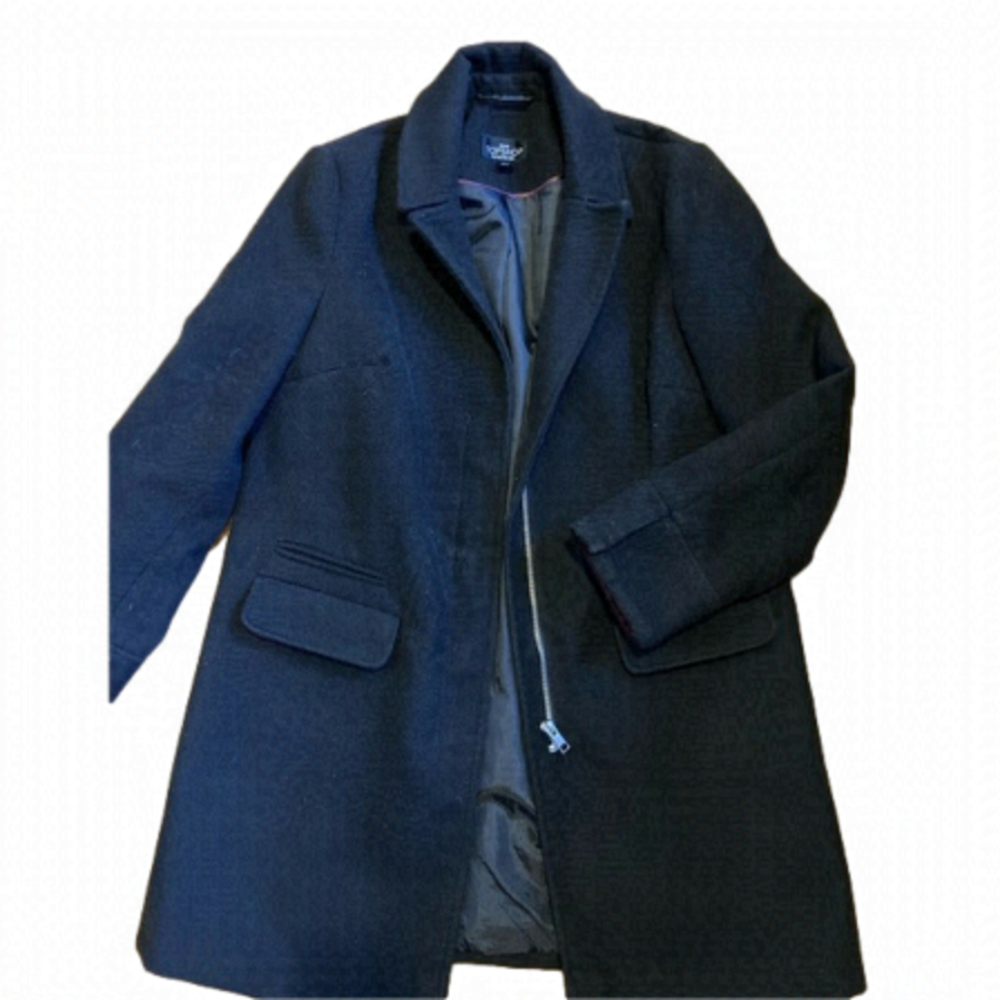 𝅺TOPSHOP black fitted winter coat with zip.